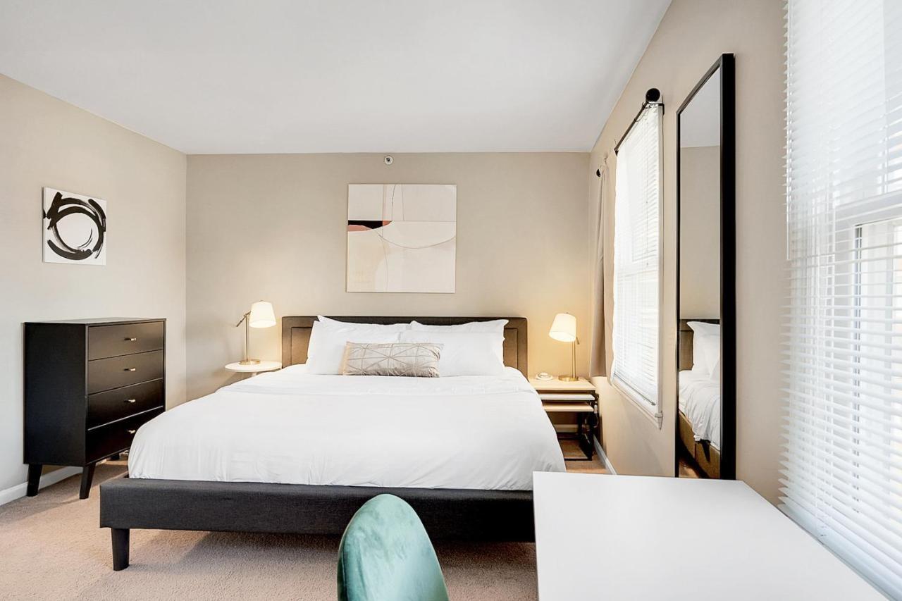 Kasa Downtown Aparthotel